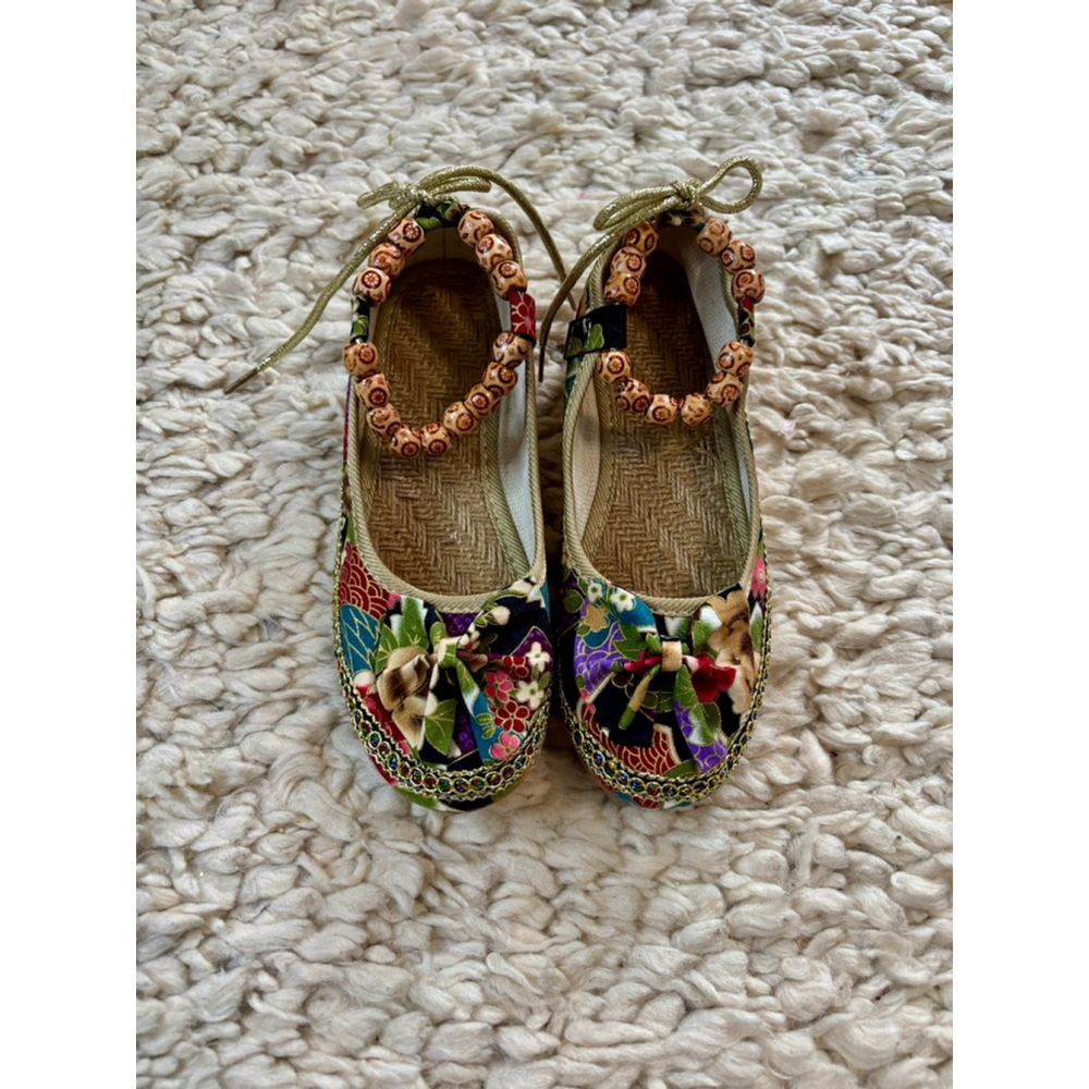 Women's Unbranded Black Multi-color Floral Beaded Flats size 36 - Picture 2 of 11